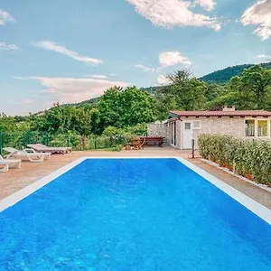 Apartment Nika With Swimming Pool And Beautiful Sea View, Dobreć