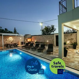 villa-castelo-coza.hotelinzadar.com/