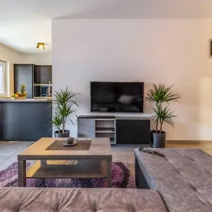 apartment-sabina.pula-hotels.org/